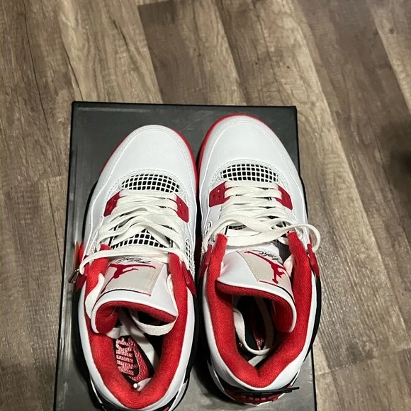 Jordan 4